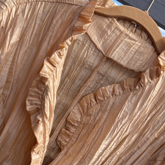 Golden-Yellow Crinkle Ruffle Faux Crystal Jacket. No Brand and No Size Listed. - Picture 6 of 10